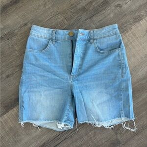 Women’s Ripton light wash jort